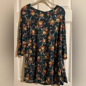 NWOT Kate & Mallory floral print jersey knit draped back scoop neck tunic.